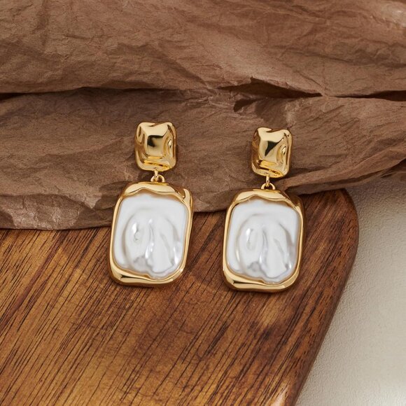 🆕Women Gold Baroque Pearl Dangle Irregular Pearl Earrings Fashion Jewelry - Picture 7 of 7